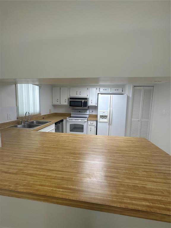 Building Photo - 2329 Pine Tree Ct