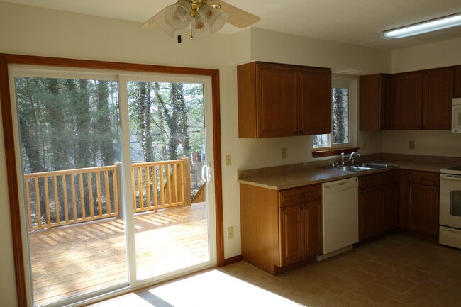 Building Photo - 62 Cherry St