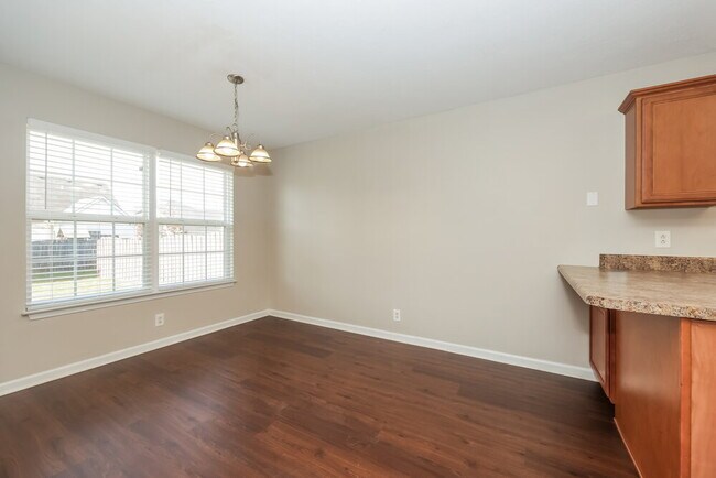 Building Photo - 845 Maricopa Dr