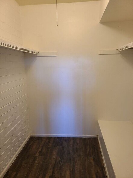 Building Photo - 4350 E Fairmount St