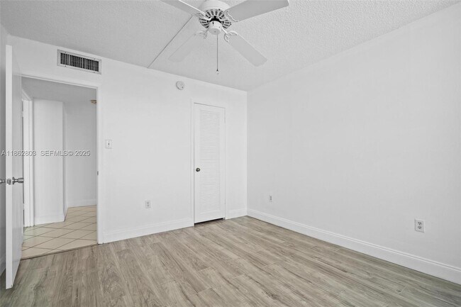 Building Photo - 18081 Biscayne Blvd