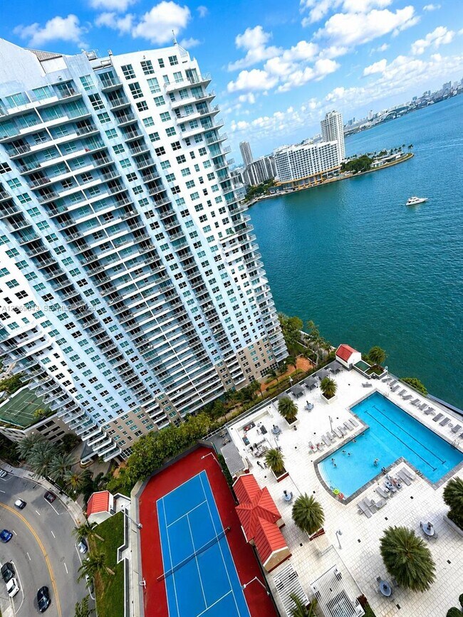 Building Photo - 1155 Brickell Bay Dr