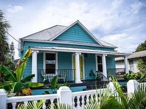 Building Photo - 2908 Sanchez St