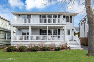 Building Photo - 404 9th Ave