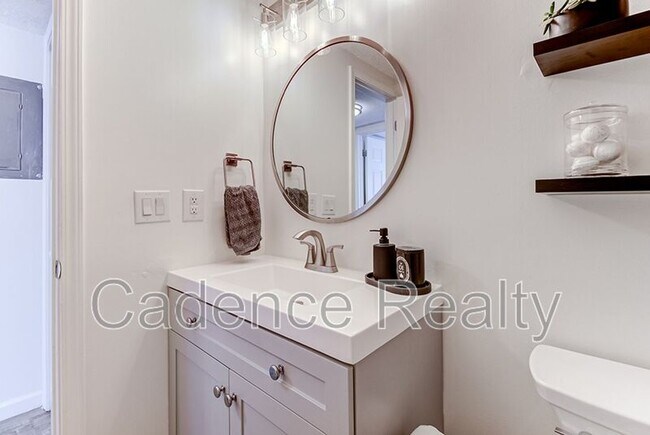 Building Photo - 4609 McClelland Dr