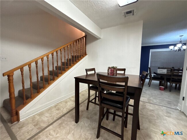 Building Photo - 205 Magdalena Dr