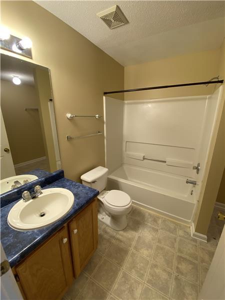 Building Photo - 11 Blue Gill Ln