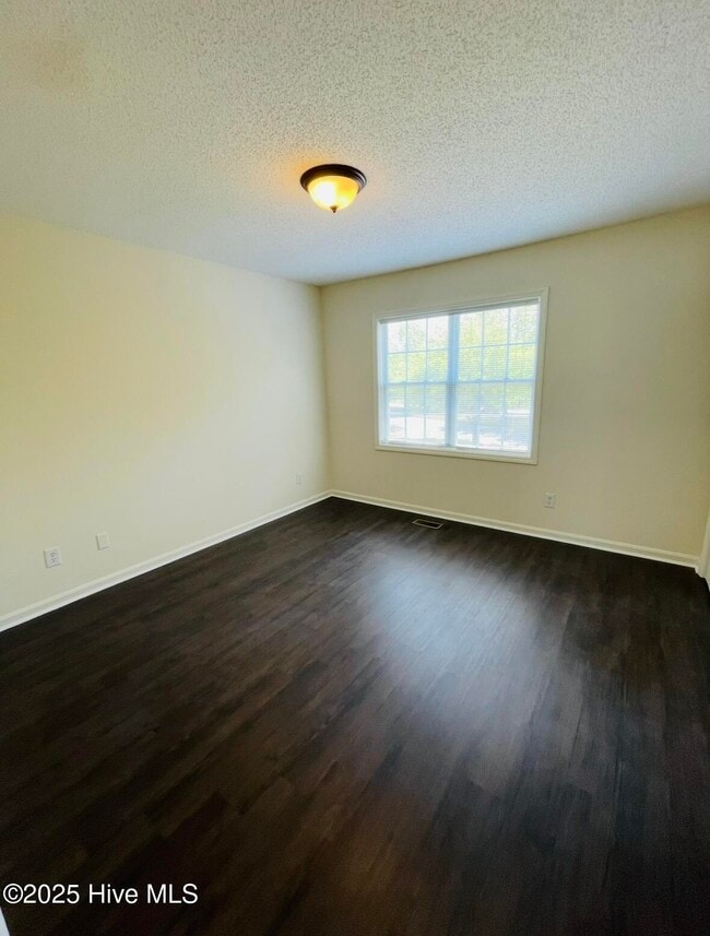 Building Photo - 2104 Flagstone Ct
