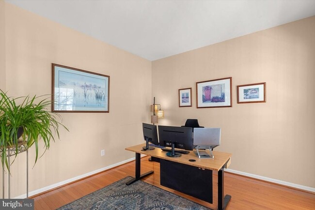 Building Photo - 301 Adelaide Dr