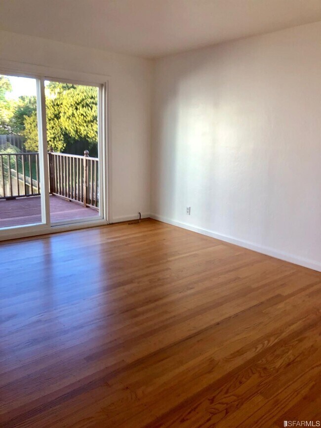 Building Photo - 2944 Taraval St