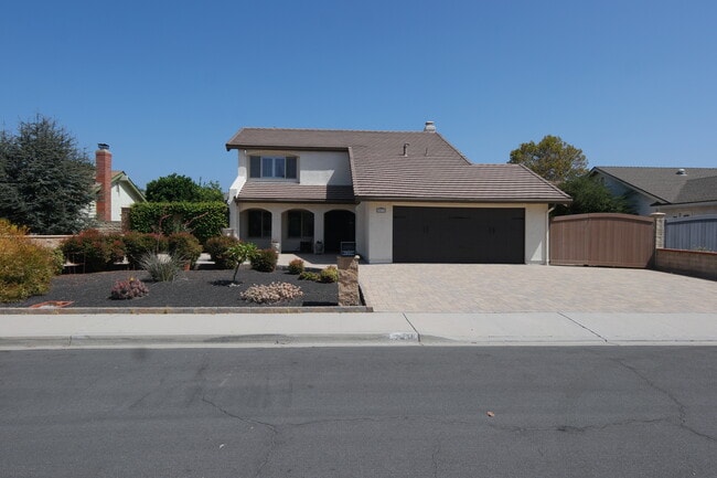 Building Photo - 2431 Deerfield Ct