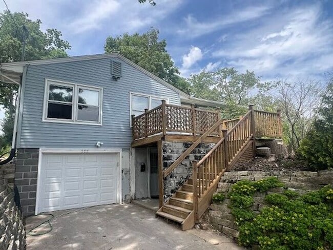 Building Photo - $2,600 | 3 Bedroom, 2 Bathroom House | Dog Friendly* | Available for an August 1st, 2026 Move In!