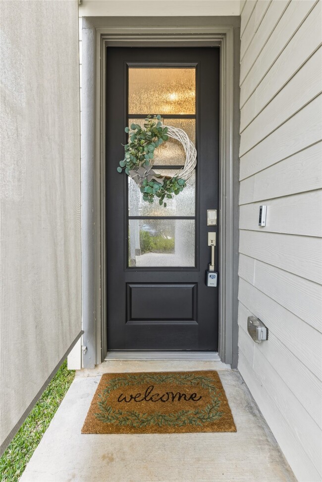 Building Photo - 641 Royal Arch Dr