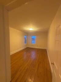 Building Photo - 3 Cutler St