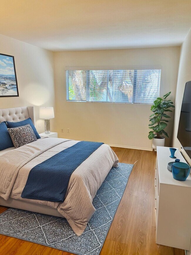 Building Photo - 180