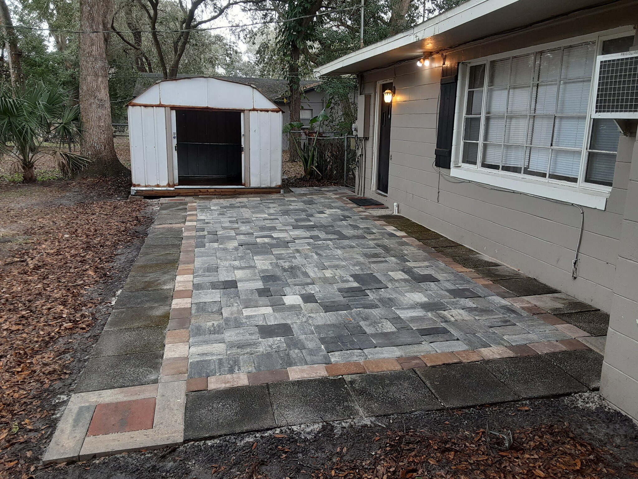 Building Photo - 838 Rosalia Dr