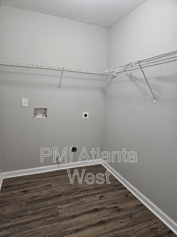 Building Photo - 1013 Odelle Cir