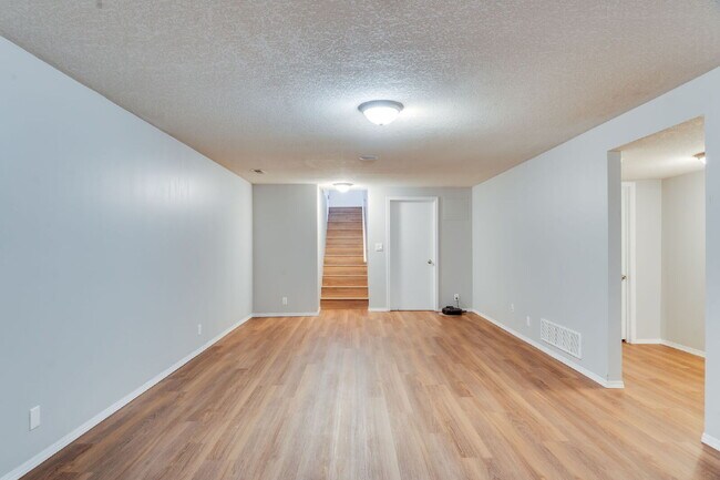 Building Photo - "Spacious 4-Bedroom Gem with 3 Full Baths ...
