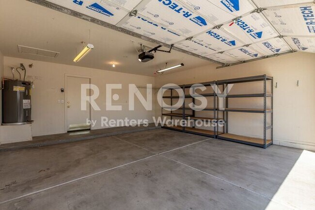 Building Photo - Ideal 3 Br 2 Ba 2 Cg Home Near Loop 303 & Greenway in Surprise!