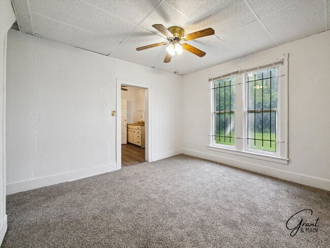 Building Photo - 14702 Winthrop St