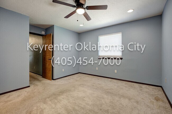 Building Photo - 10912 N Blackwelder Ave