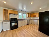Building Photo - Spacious Portland 3BD/1.5BA Single Family ...