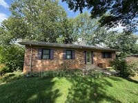 Building Photo - 2708 Granbrook Dr