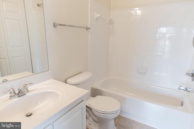 Building Photo - 2705 Ashfield Dr