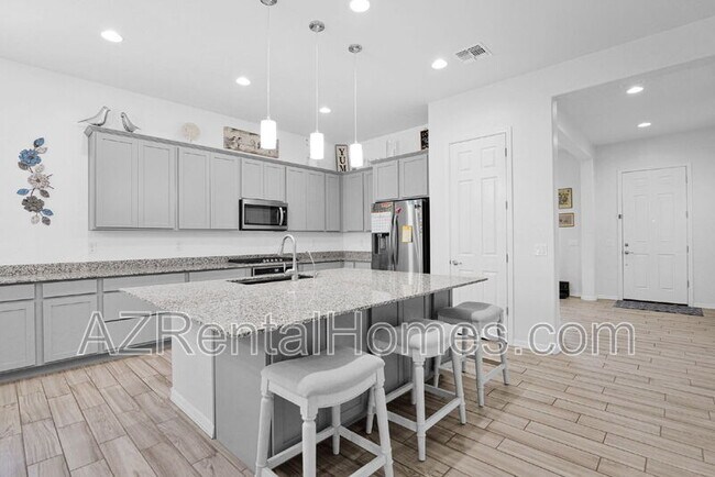 Building Photo - 8720 E Navarro Ave