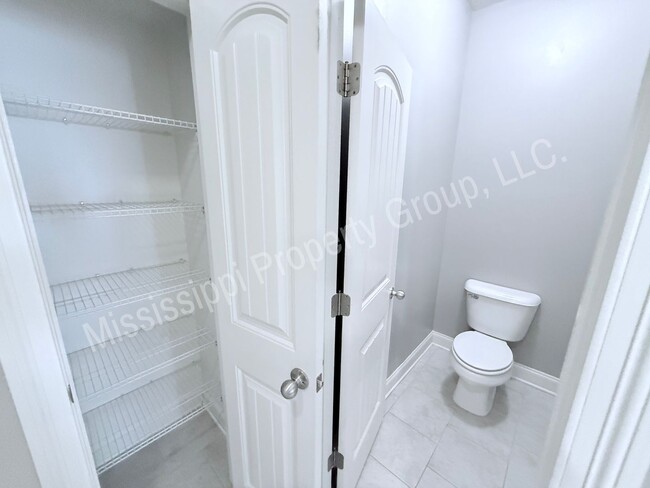 Building Photo - 4BR/4.5BA For Rent