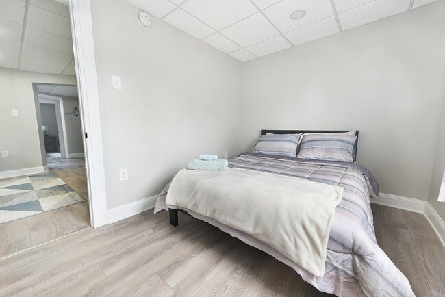 Building Photo - 444 Oneida St