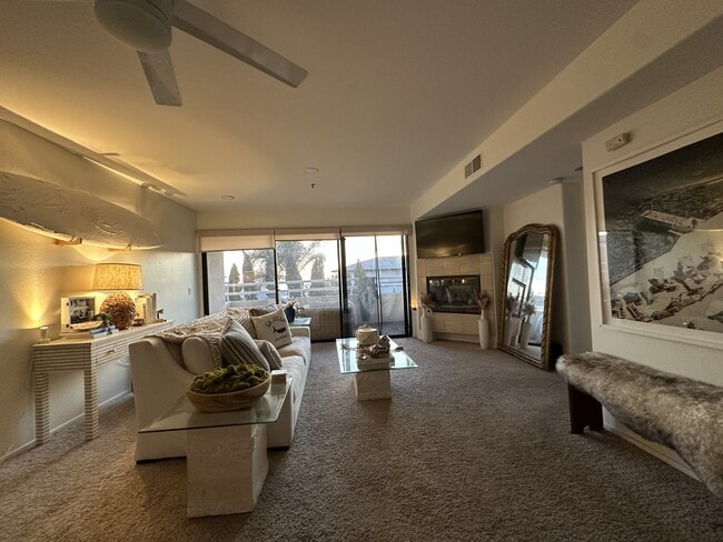 Building Photo - 5726 La Jolla Blvd