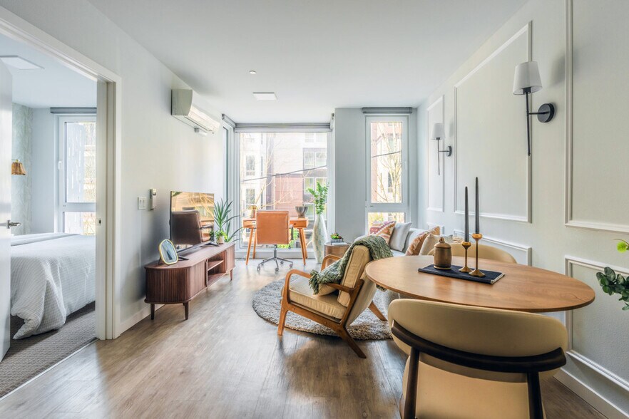 Building Photo - 320 Queen Anne Ave N