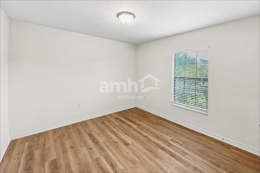 Building Photo - 1122 Brenton Leaf Dr