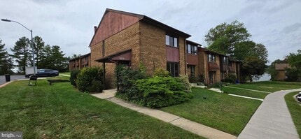 Building Photo - 5870 Chipwood Ct