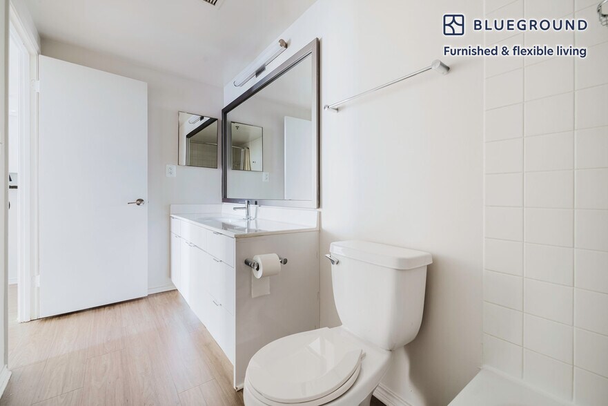 Building Photo - 850 N Randolph St