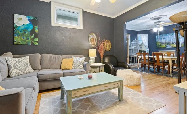 Building Photo - STUNNING Saint Paul Single Family Home - High End Upgrades Throughout