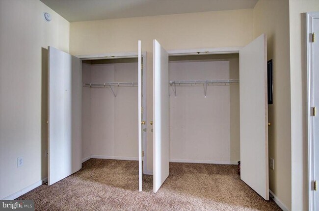 Building Photo - 316 Bridge St