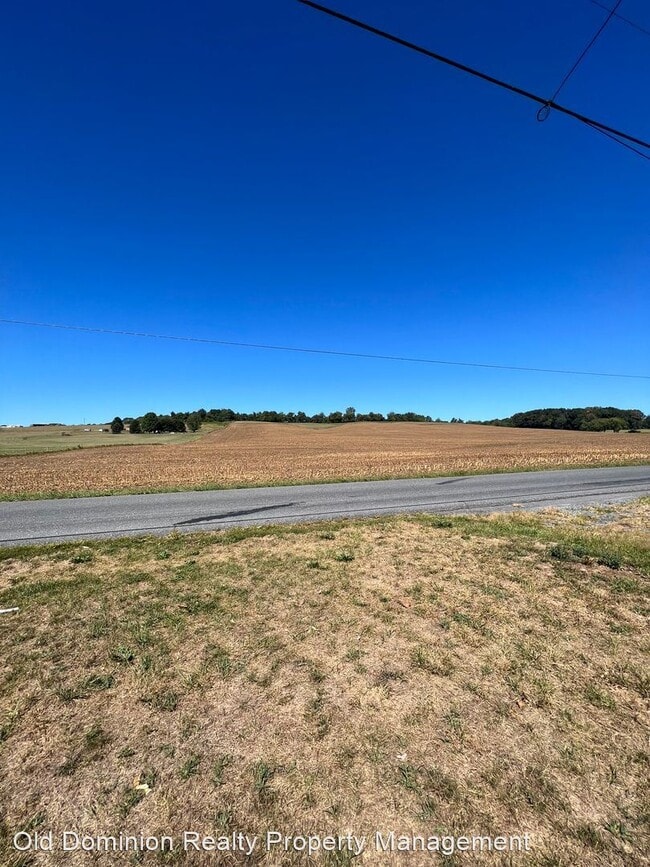 Building Photo - 2 br, 1 bath House - 3926 Snapps Creek Road