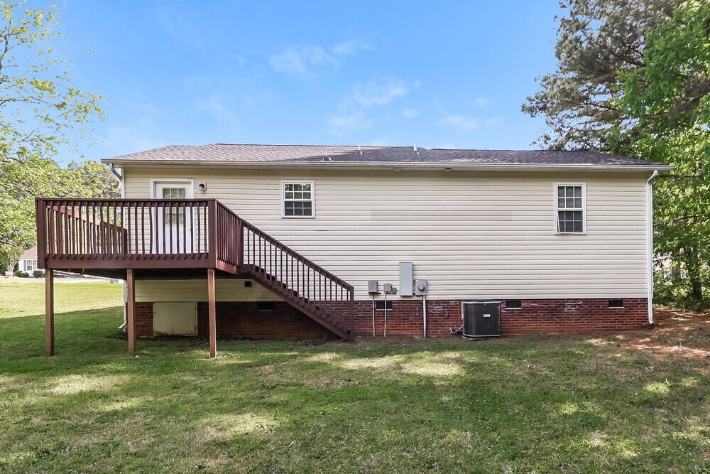 Building Photo - 103 Doree Ln