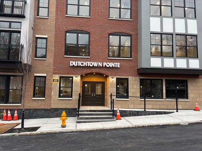 Building Photo - Dutchtown Pointe