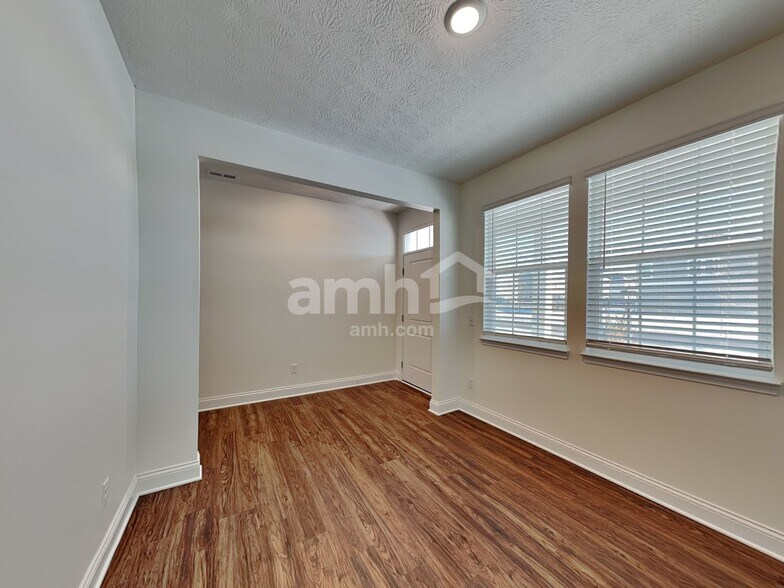 Building Photo - 8316 Northpoint Dr