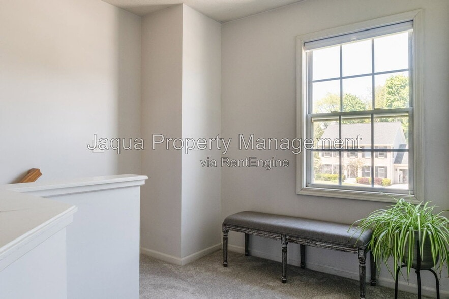 Building Photo - 3397 Hampstead Ct