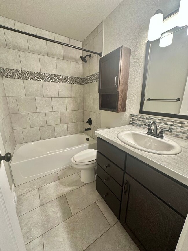 Building Photo - 2813 Adobe Dr