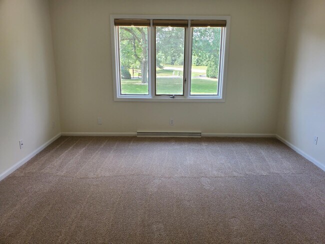 Building Photo - 2333 Cumberland Ct