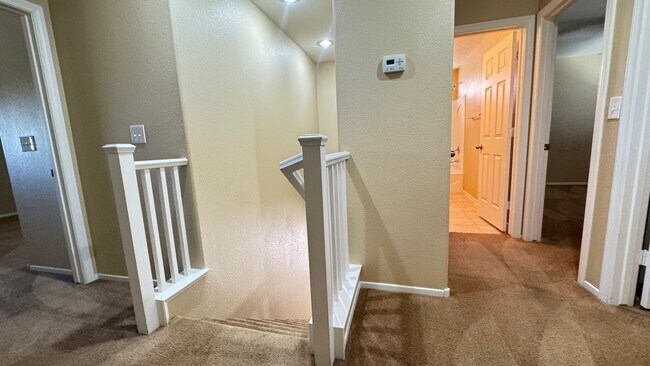 Building Photo - Wonderful Southwest 3 Bedroom Home
