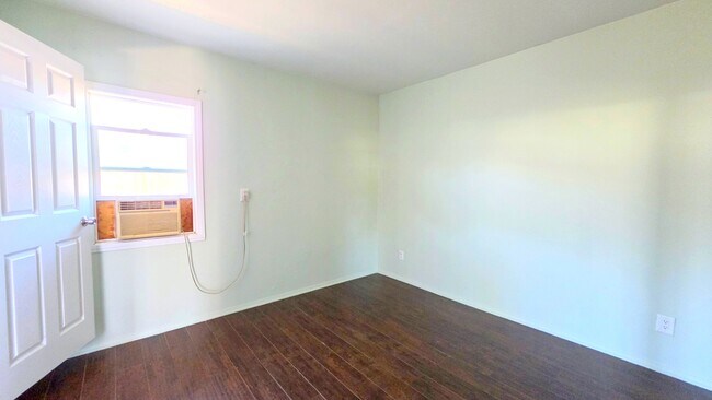 Building Photo - 124 N 12th Ave
