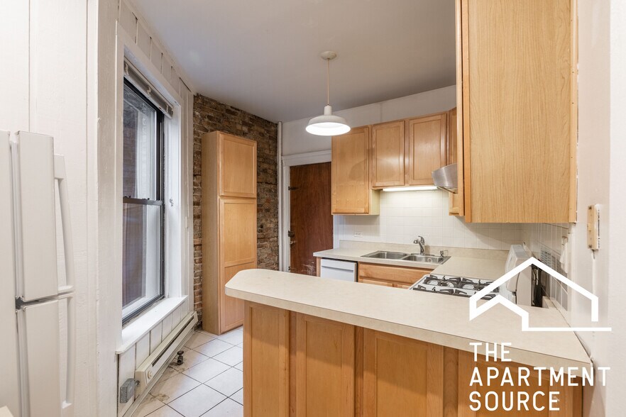 Building Photo - 1224 N Dearborn St