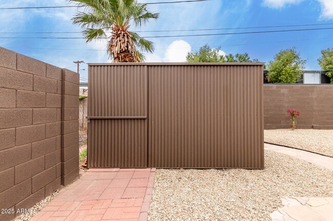 Building Photo - 1132 N 74th St