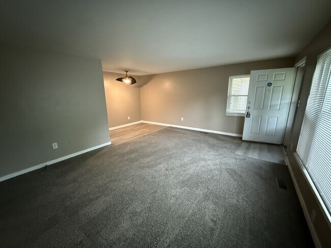 Building Photo - 4520 Rosemary Ave.